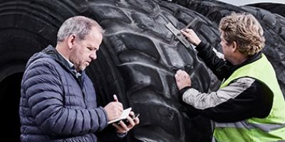 Jak twarda powinna być opona przemysłowa?